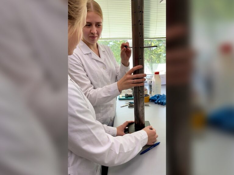 Испытание пластика на удар методом падающего груза